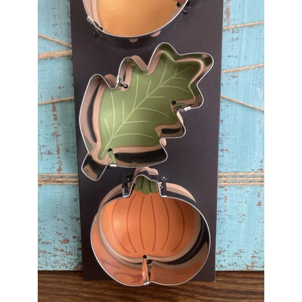 Sur La Table Thanksgiving Harvest Cookie Cutters Acorn Pumpkin Turkey Set of 4